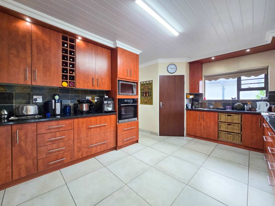 3 Bedroom Property for Sale in Stilbaai Wes Western Cape